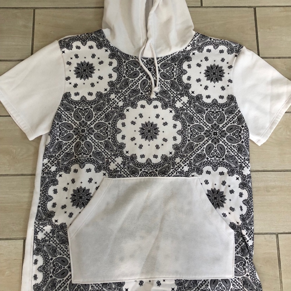 Half sleeve shirt